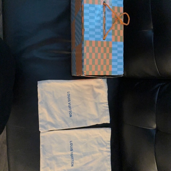 Louis Vuitton box and bags - Picture 6 of 6